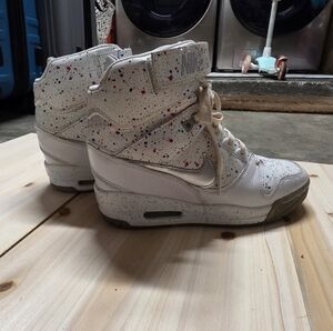 Nike High-Top Sneakers with Multicolor Speckles